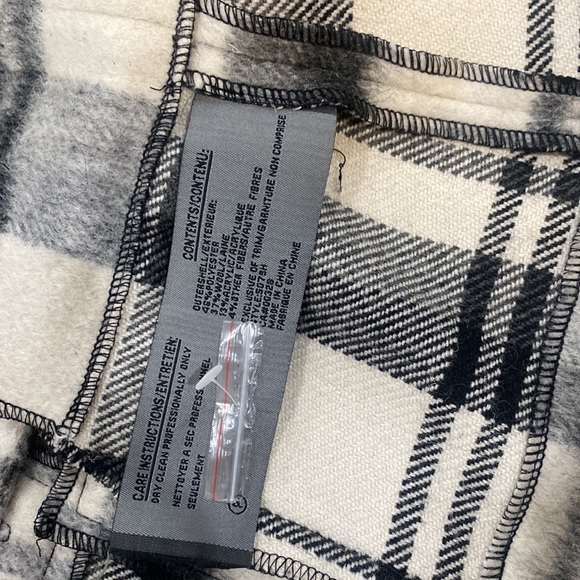 Gorgeous plaid cape jacket - Picture 5 of 5